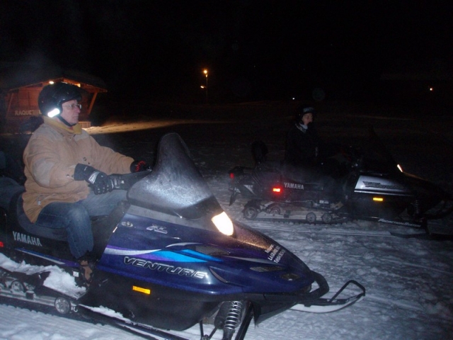  Escursione in motoslitta vicino a Morzine